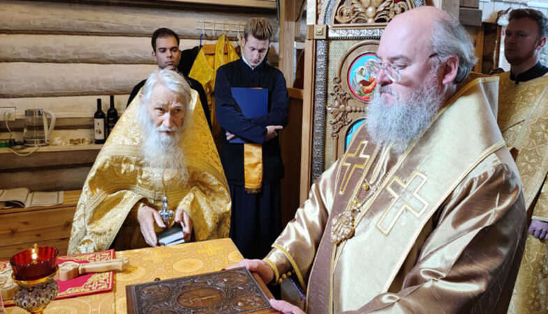 Владыка Никита и батюшка Илий почтили память святого князя Владимира
